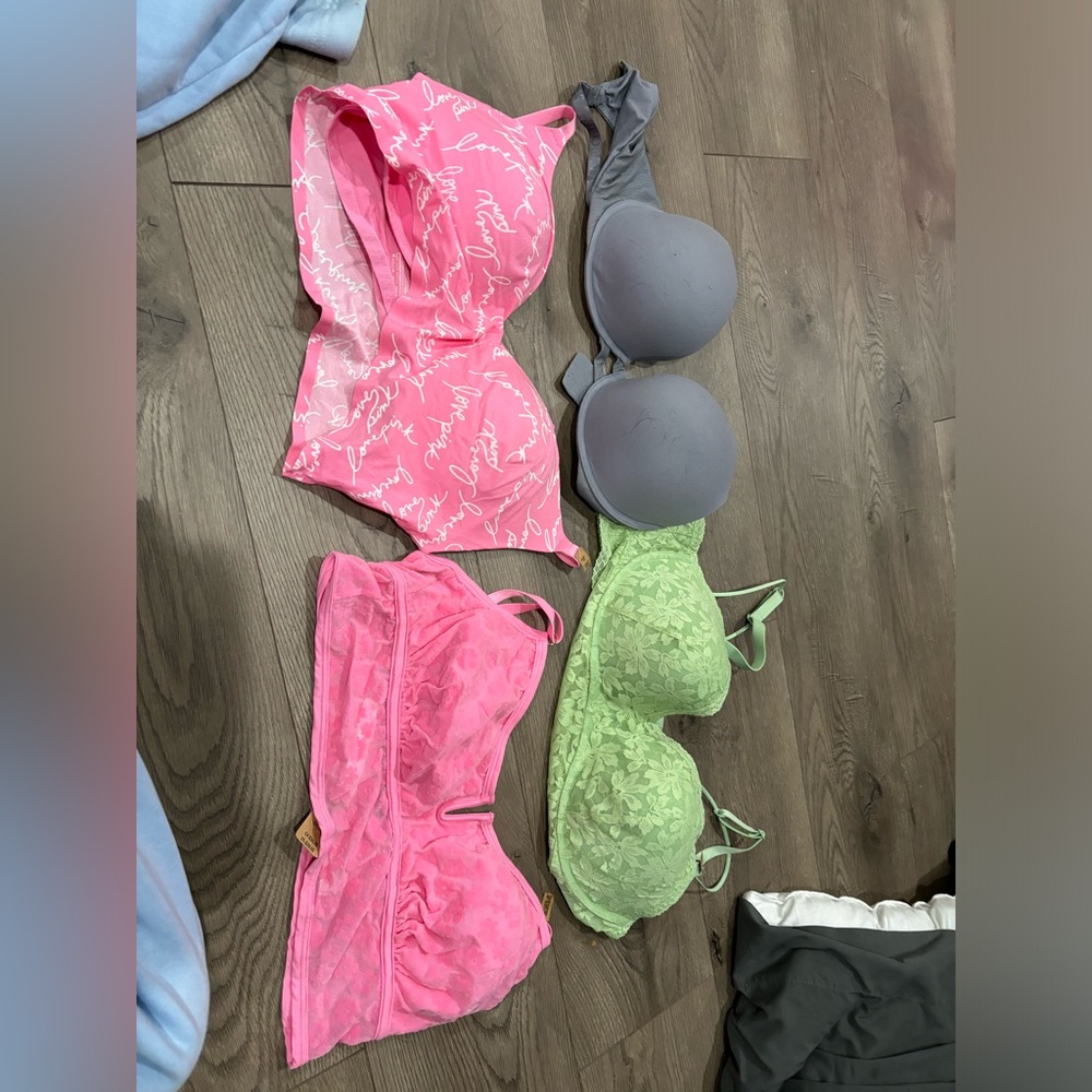 Bundle of bras
